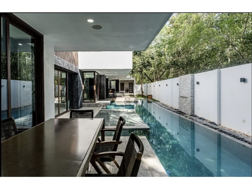 INCREÍBLE CASA DE 4 RECAMARAS EN PLAYA DEL CARMEN EN VENTA - 1