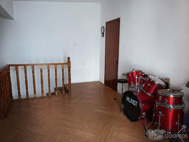 CASA EN EXCELENTES CONDICIONES - 1