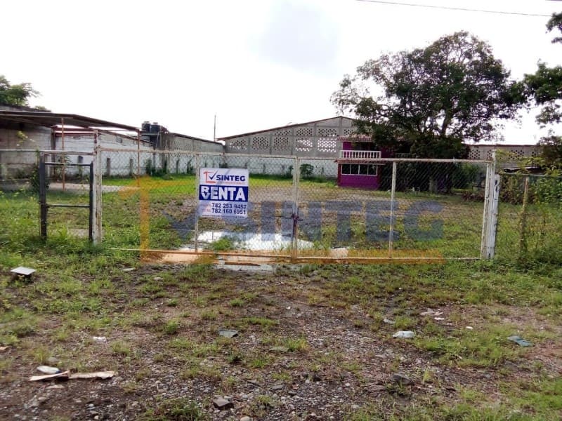 VENTA DE CASA 190 M2 CON TERRENO DE 1,929 M2 LA ISLA TIHUATLAN VERACRUZ, La Isla - 1