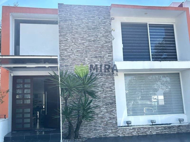 CASA EN RENTA EN 4TO RETORNO DE LOS ALPES, ALTOZANO, Bosque Monarca - 1