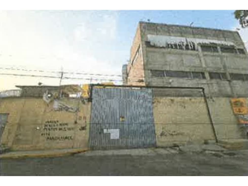 Estratégica Bodega Comercial con Oficinas en Coyoacán | 1,769 m² - 1