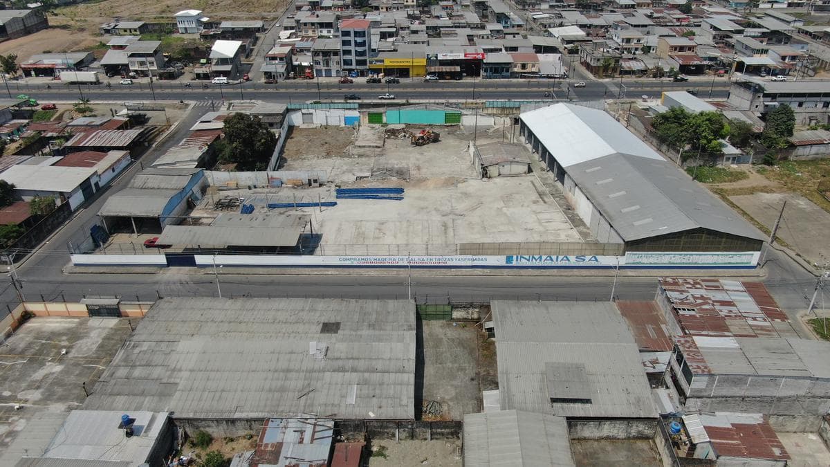 VENTA DE PROPIEDAD CON ANTEPROYECTO DE CENTRO COMERCIAL AL INGRESO DE QUEVEDO - 1