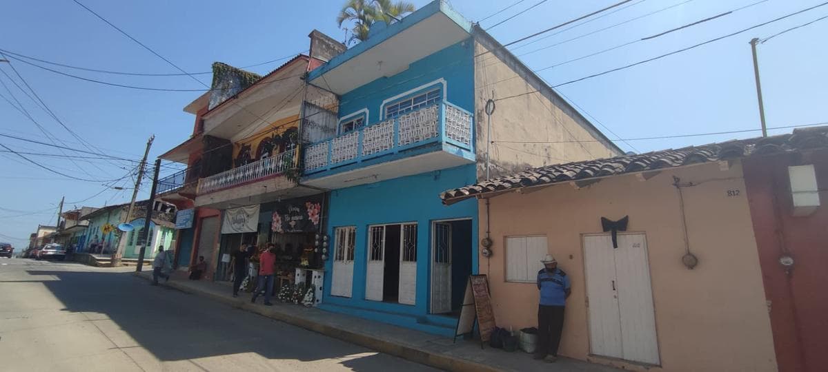 Casa en venta en Tlapacoyan Ver, zona Centro, Av. Principal,comercial. - 1