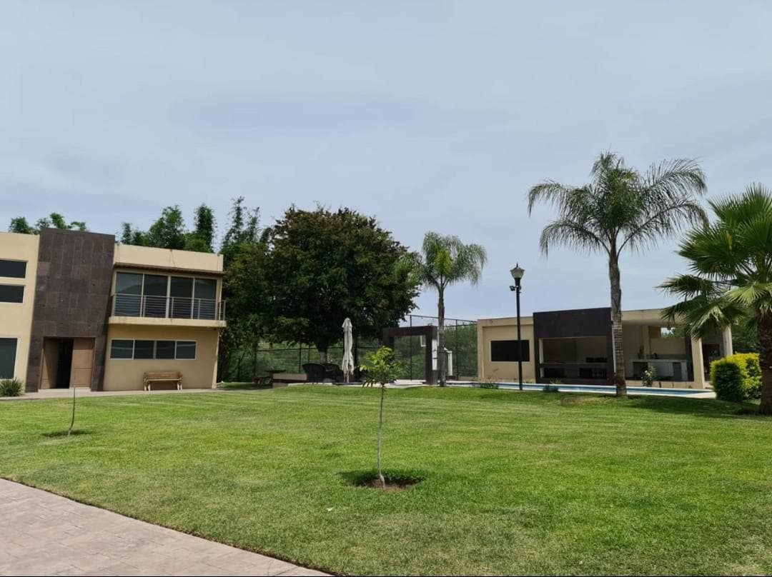 Moderna Quinta en Venta Amueblada y Equipada - 1
