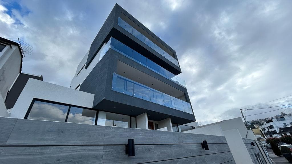 Venta hermosos departamentos, Urbanización El Condado, Sector El Condado - 1