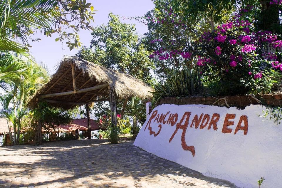 Rancho Andrea Casa y Hectaréa en Venta en Jalisco México - 1