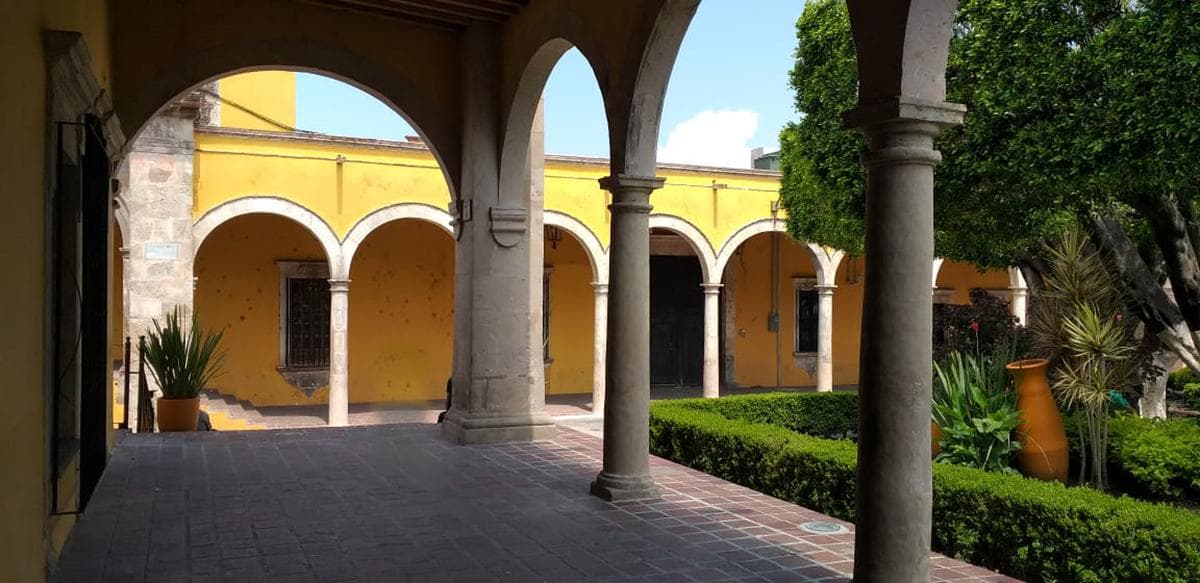 Casa comercial en zona peatonal, Yuriria, Gto. - 1