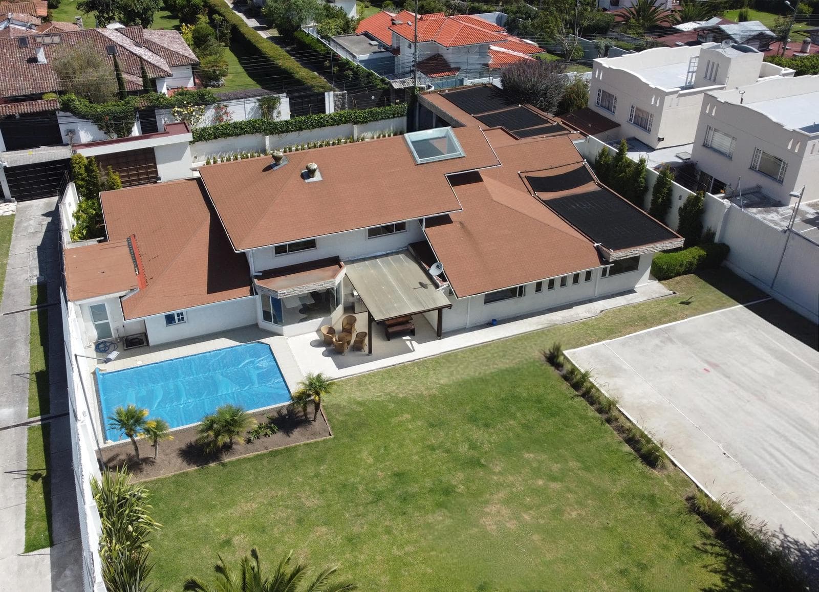 TANDA - RANCHO SAN FRANCISCO 590 M2 EN VENTA CASA DOS PLANTAS CON PISCINA - 1
