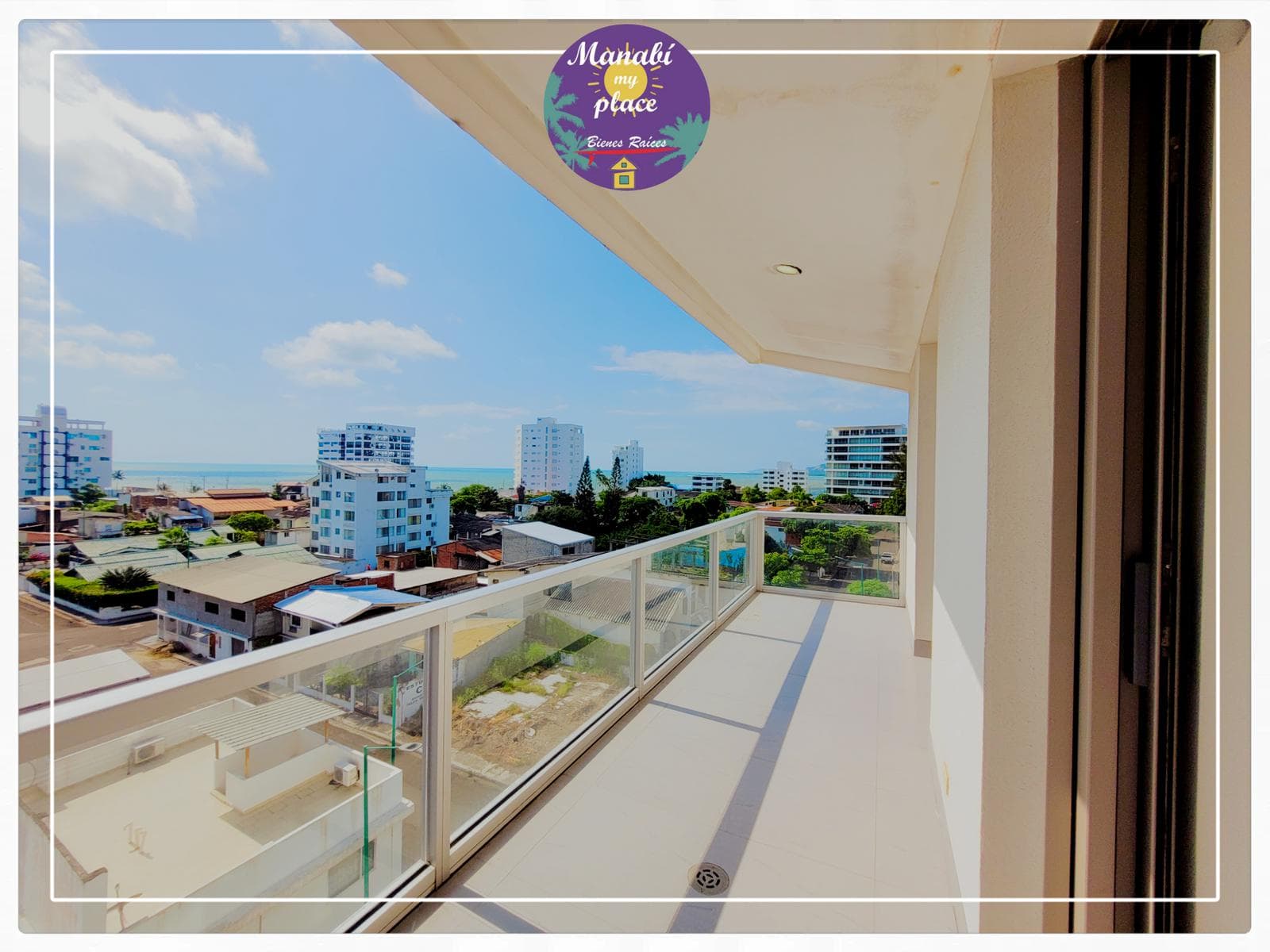 Departamento en venta de 3 dormitorios con vista al mar - 1