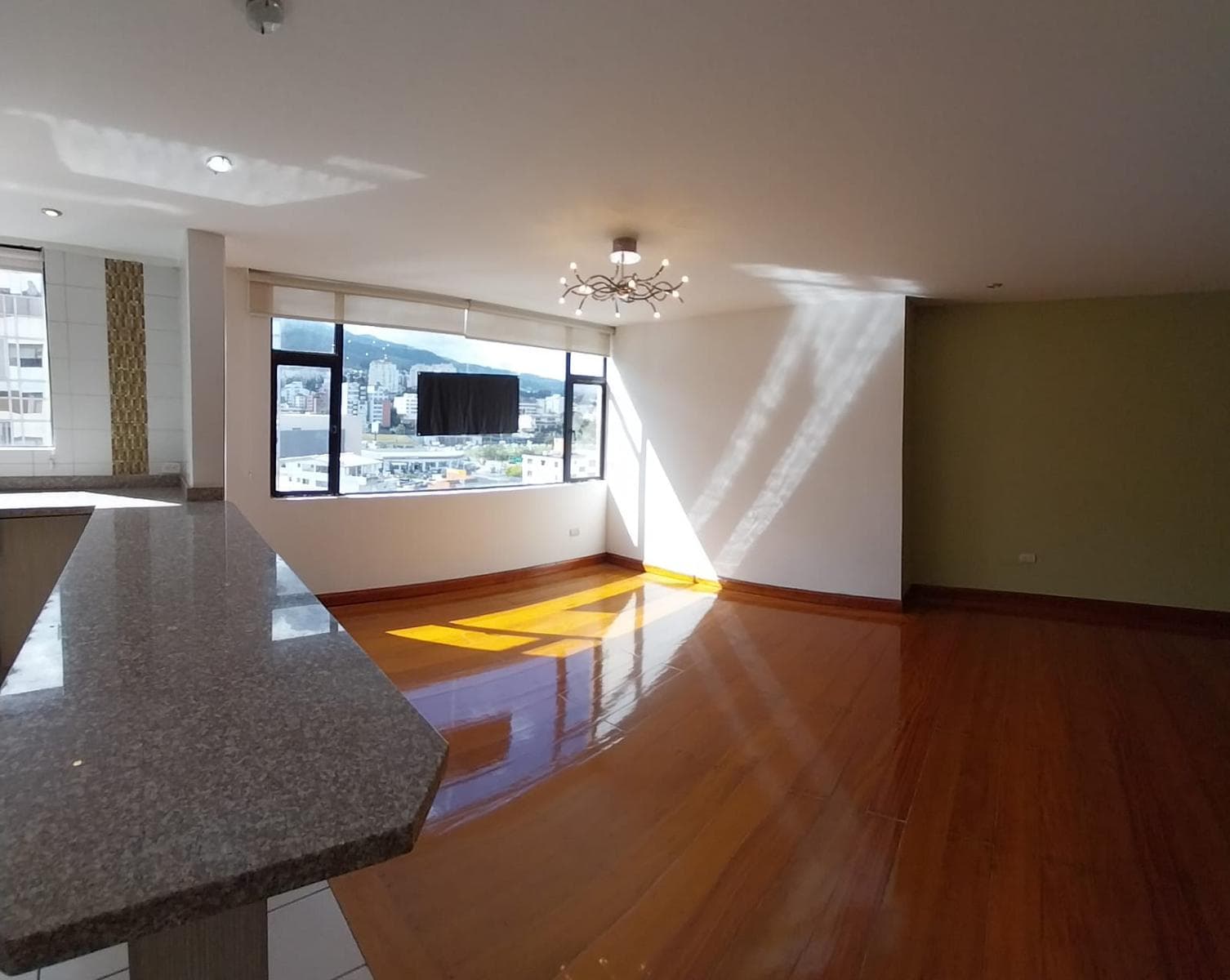 Se vende departamento de 3 habitaciones Centro Norte Iñaquito - 1