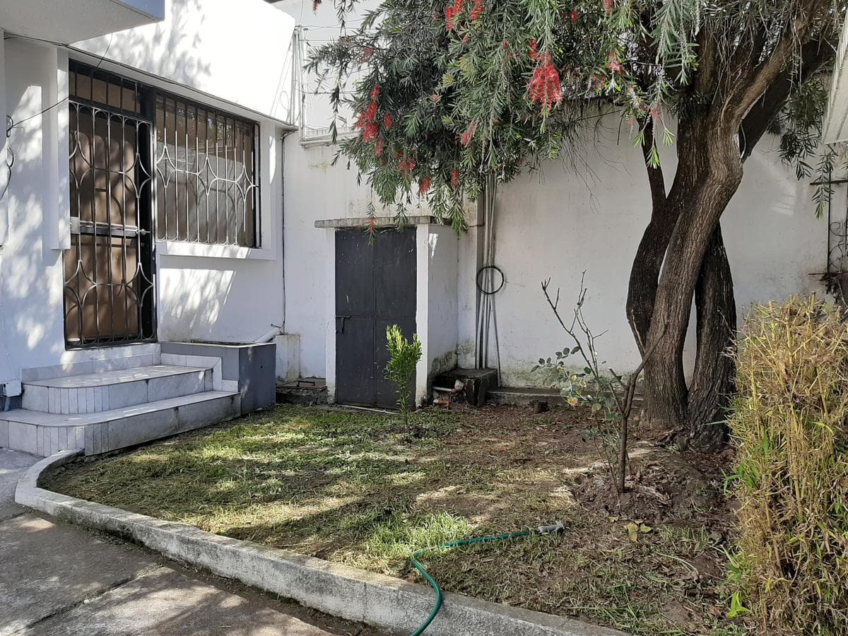 RENTO ARRIENDO SUITE CON PATIO Y PARQUEADERO RUMIPAMBA CALLE BURGUEOUS - 1