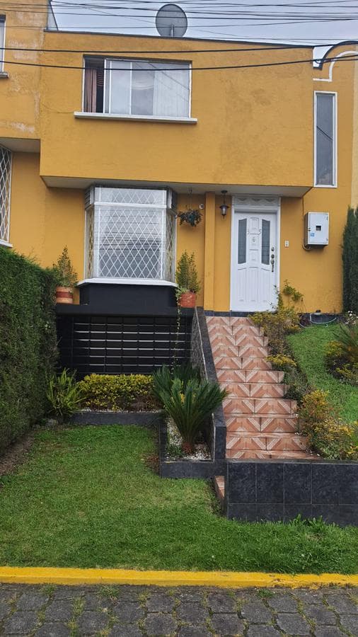 Quito Norte- San Fernando - Conjunto privado, casa de 84m2 de construcción - 1