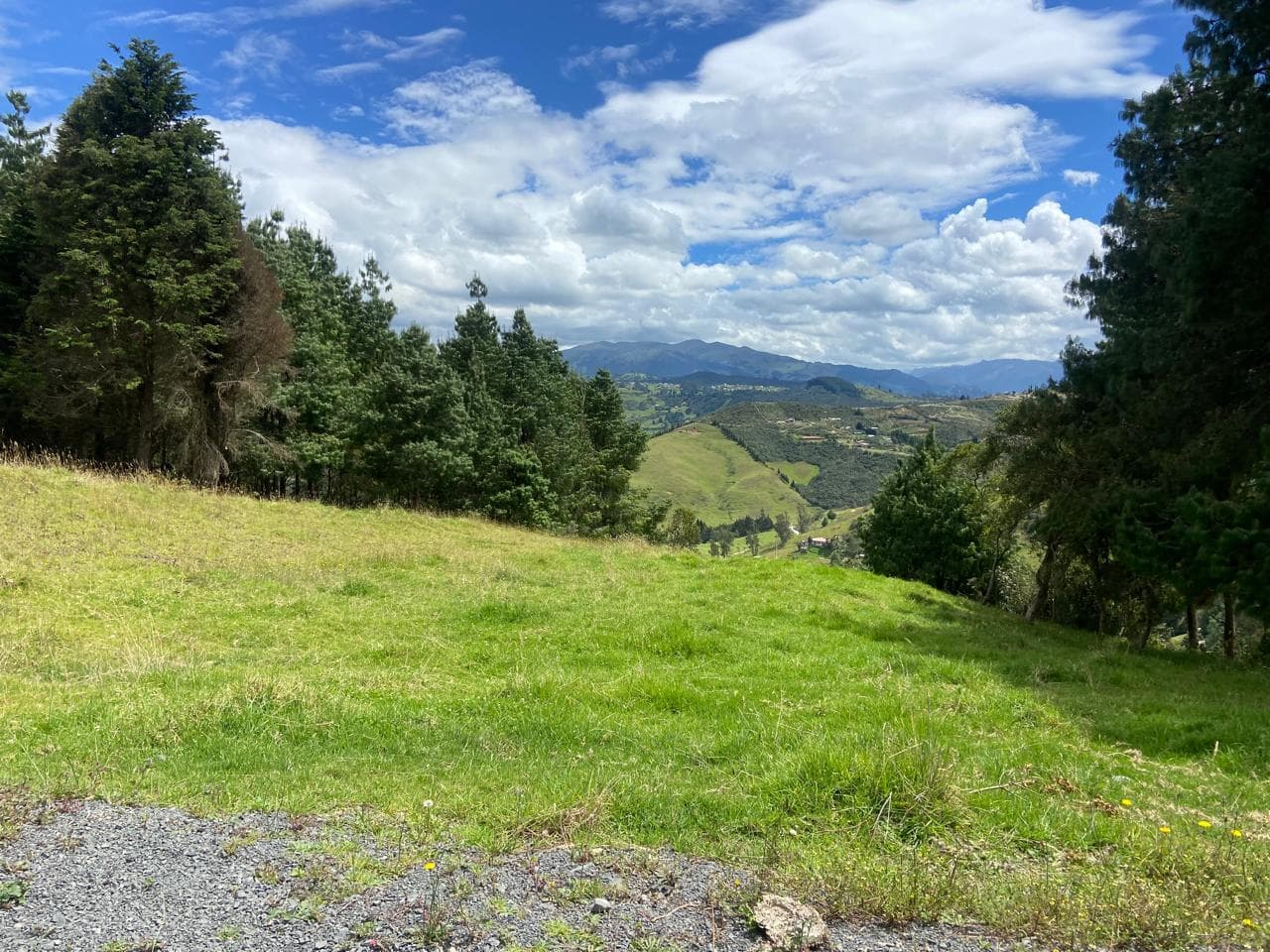 TERRENO EN VENTA, SECTOR TARQUI, ZHUCAY - 1