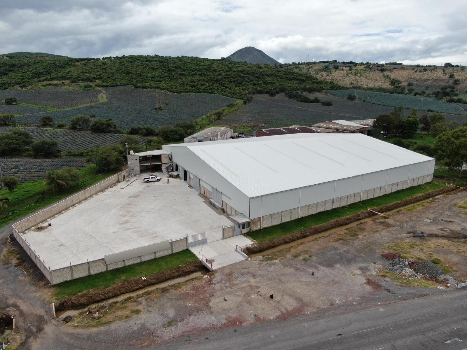 NAVE EN RENTA EN OCOTLAN - 1