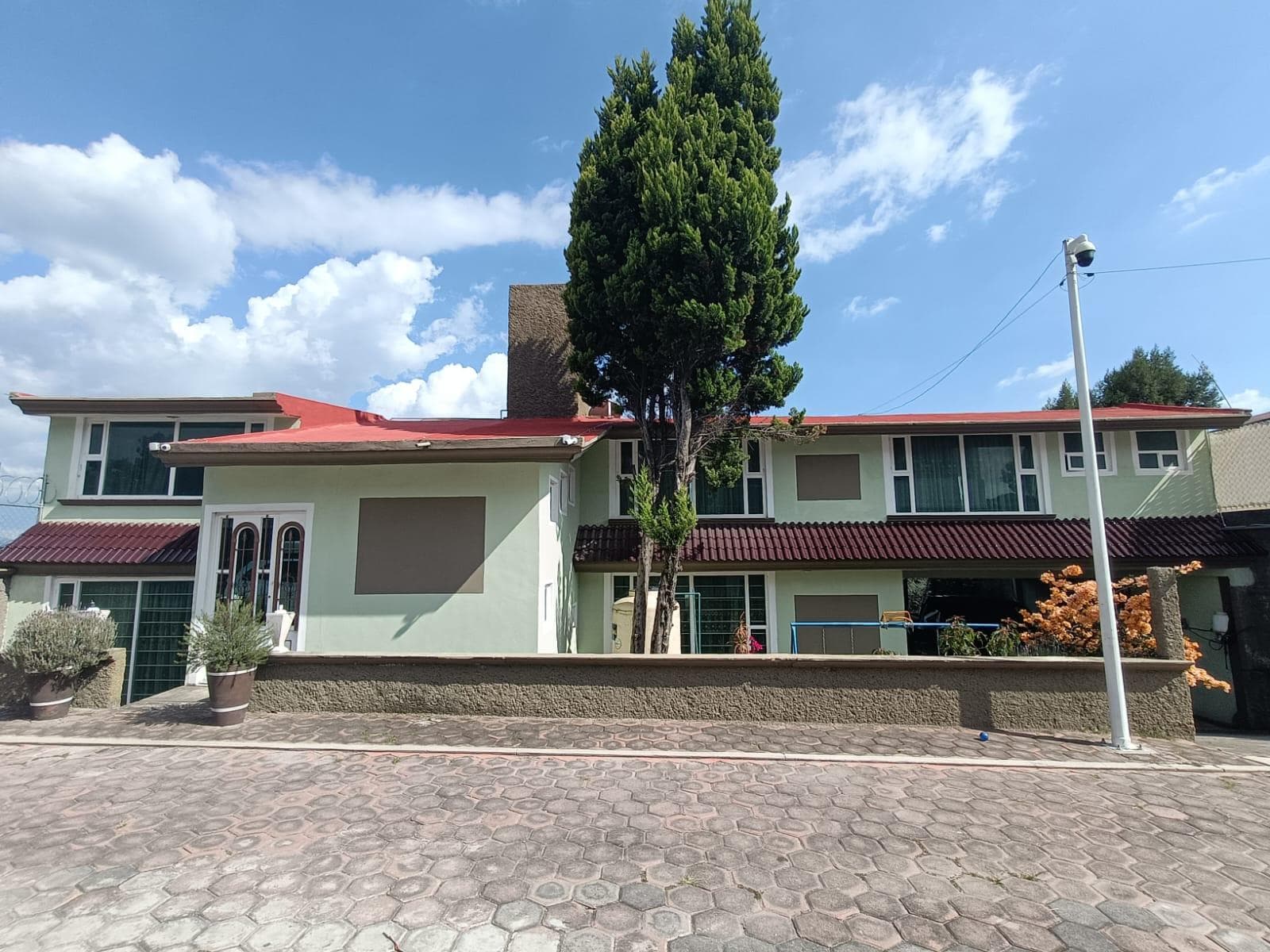 Casa en venta con tres habitaciones y jardín en Tizatlan, Tlaxcala. - 1