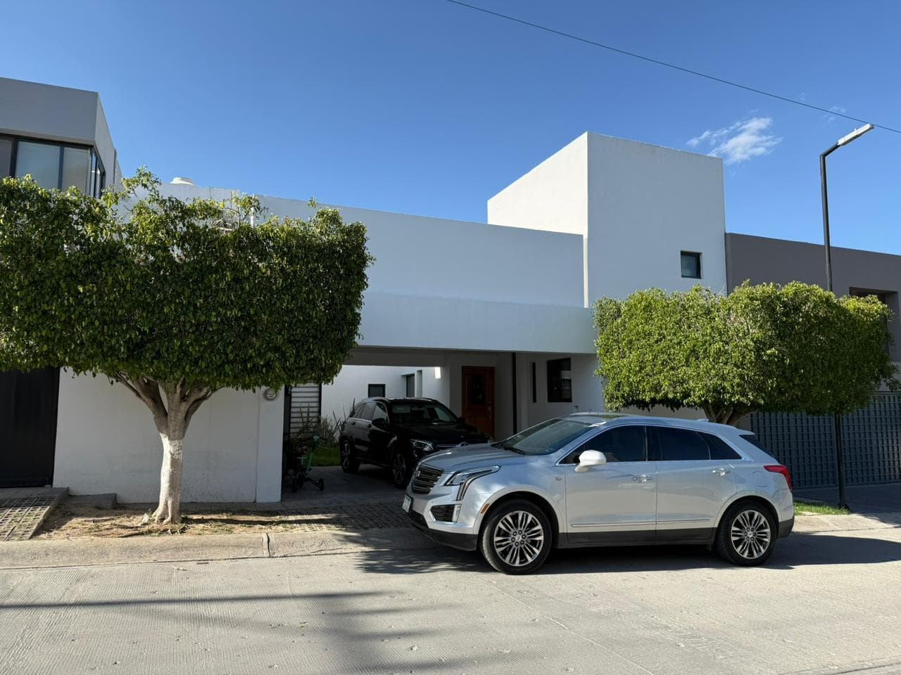 CASA EN RENTA EN RESIDENCIAL DEL ROBLE - 1
