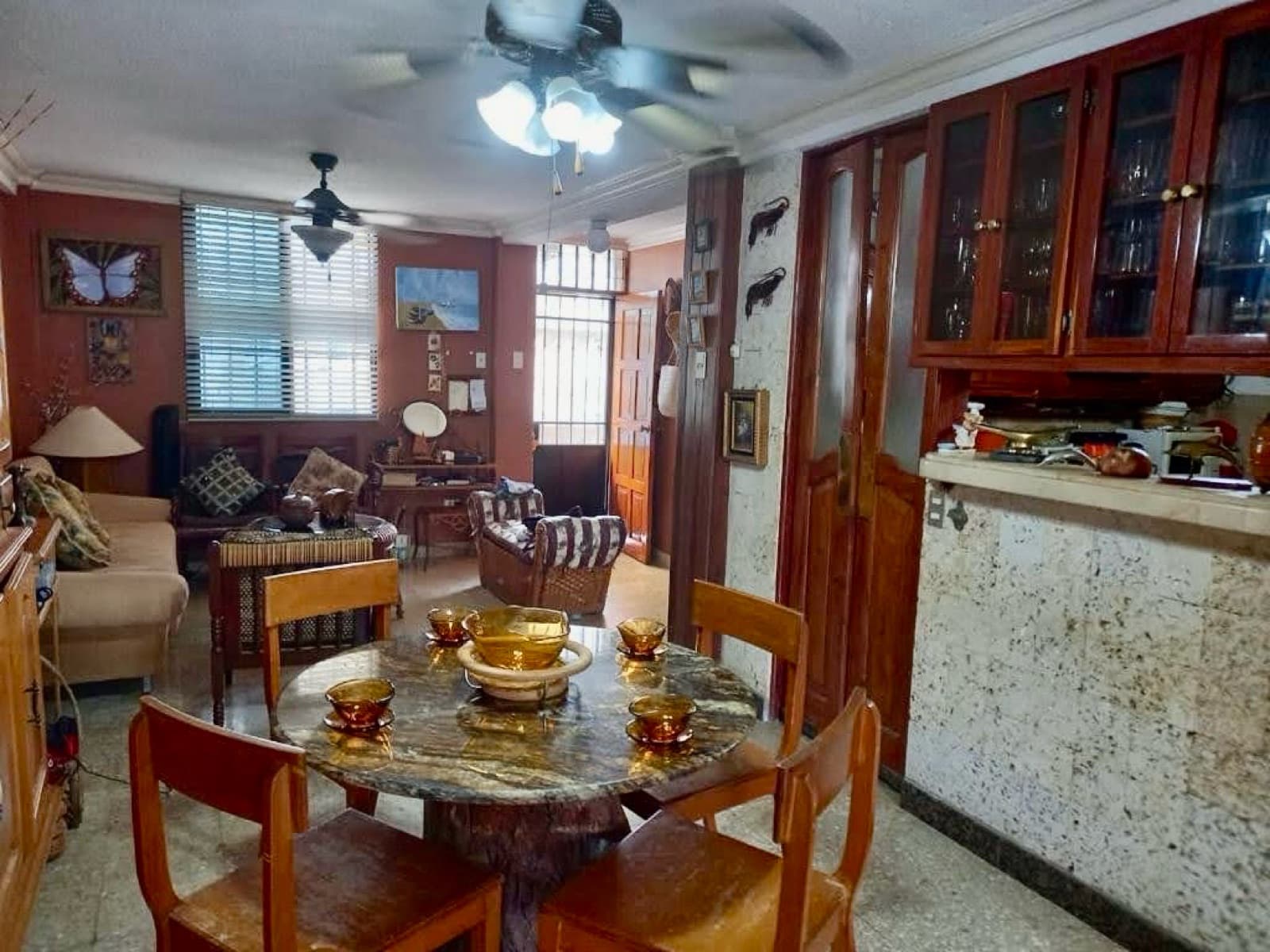 Venta de Casa Amoblada, Salinas, 3 Habitaciones, Sector Supermaxi M.N. - 1