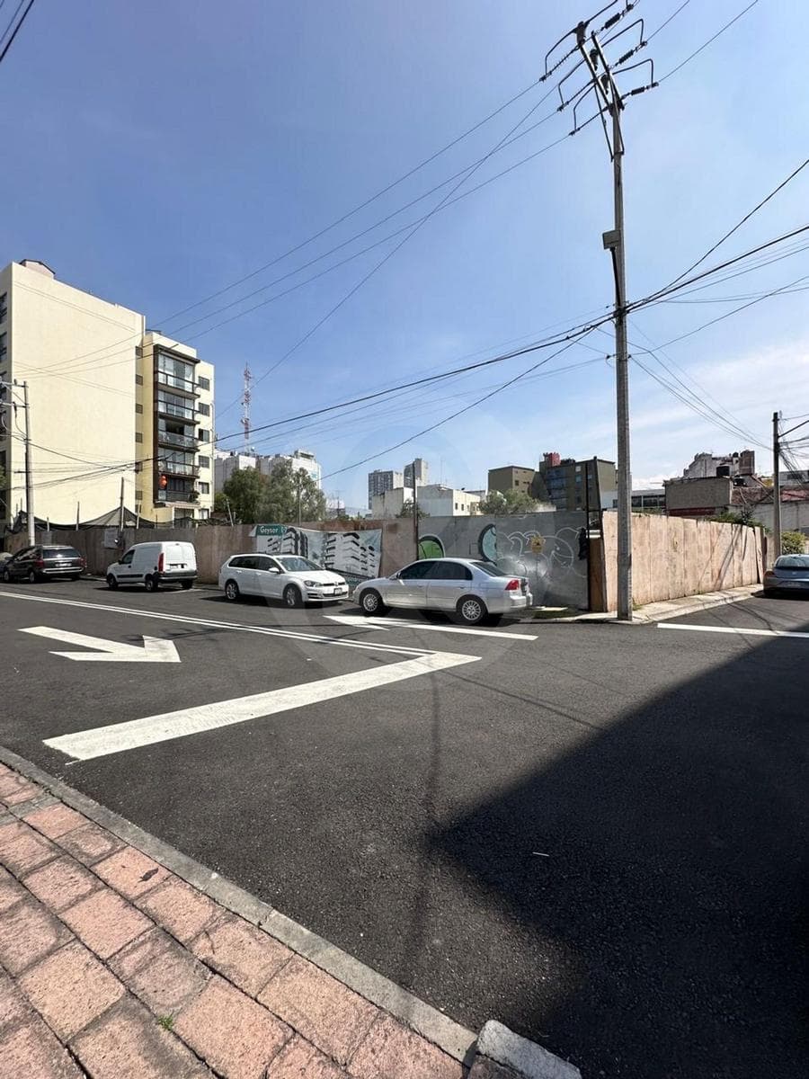 Terreno Residencial en venta en Insurgentes Cuicuilco con Anteproyecto y Licencias Vigentes - 1