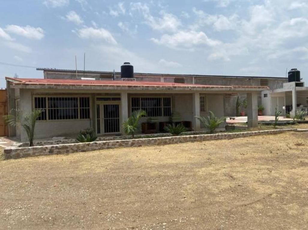 Casa en venta en Ocuituco, Morelos, con bodega y cisterna. - 1