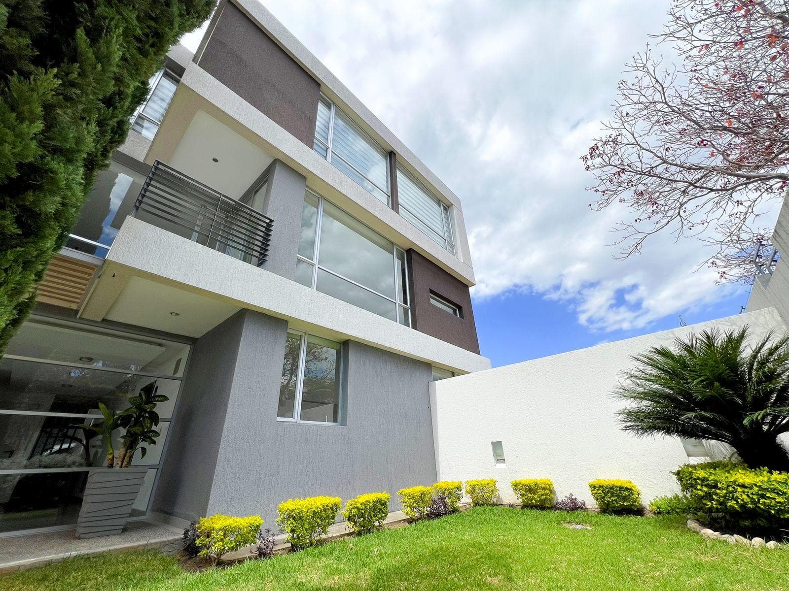 CUMBAYA 94 M2 EN VENTA APARTAMENTO NUEVO 2 HABITACIONES CON BALCON - 1