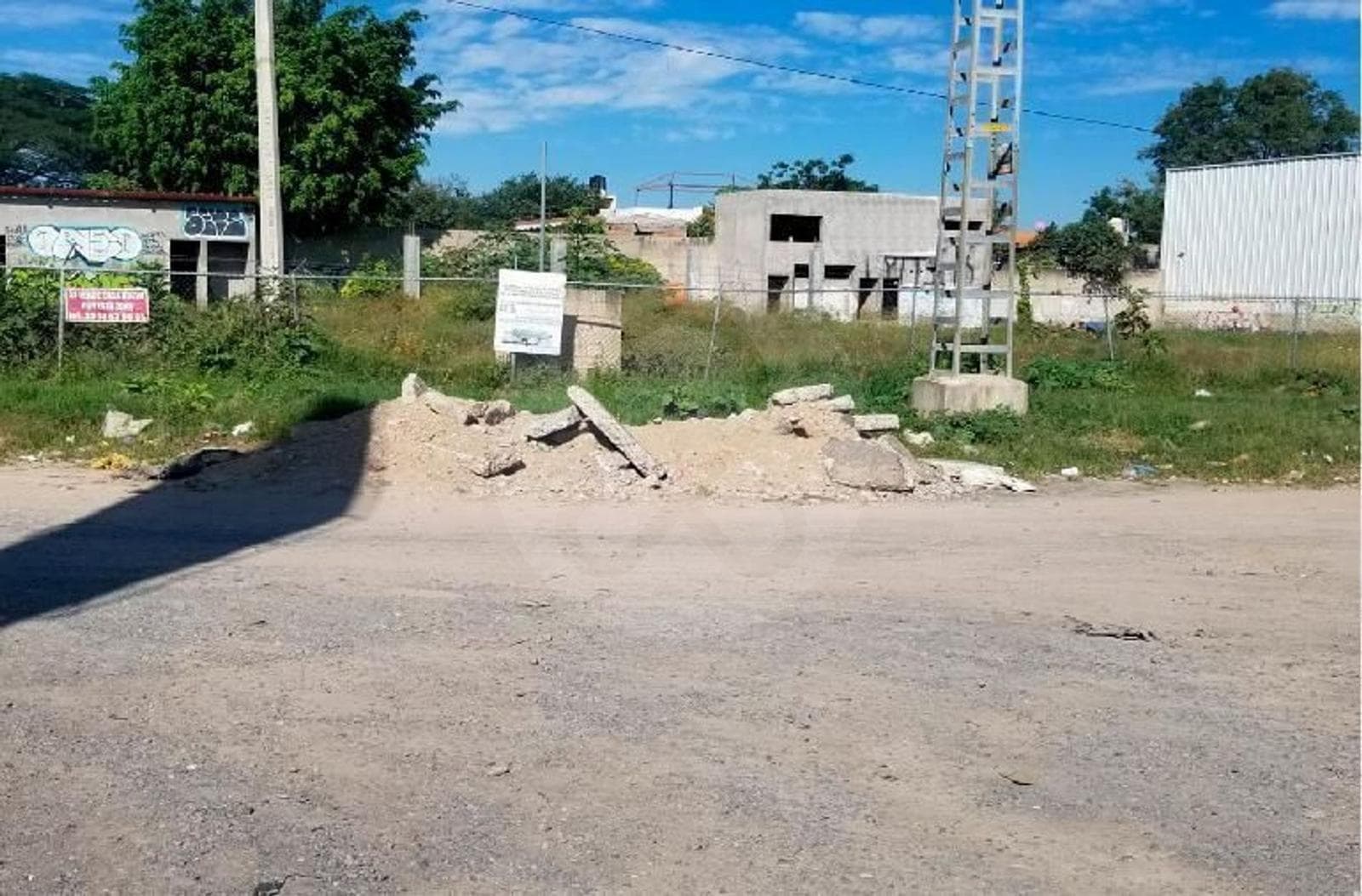 TERRENO EN RENTA SOBRE PERIFERICO - 1