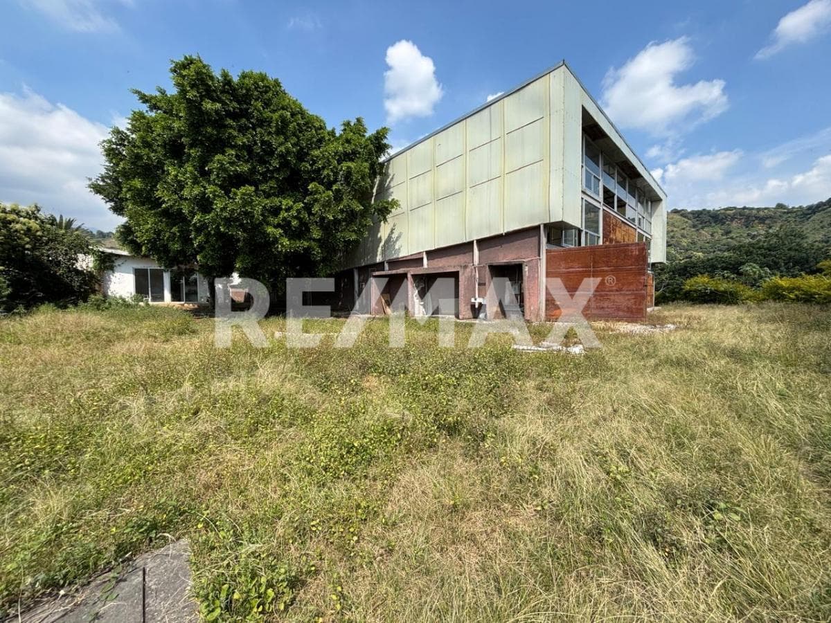 Terreno en Venta en Morelos con Nave industrial, Totolapan - 1