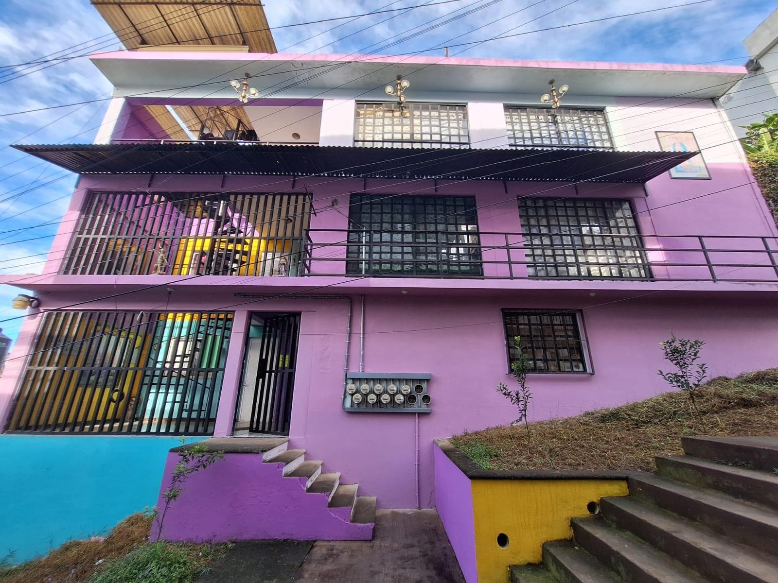 Edificio comercial en venta, zona "Bellavista" - 1