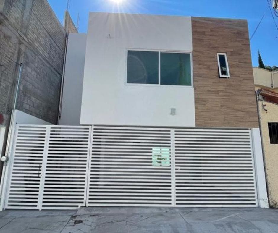 Venta de Bonita Casa en Colonia Pensadores, Chilpancingo, Gro - 1