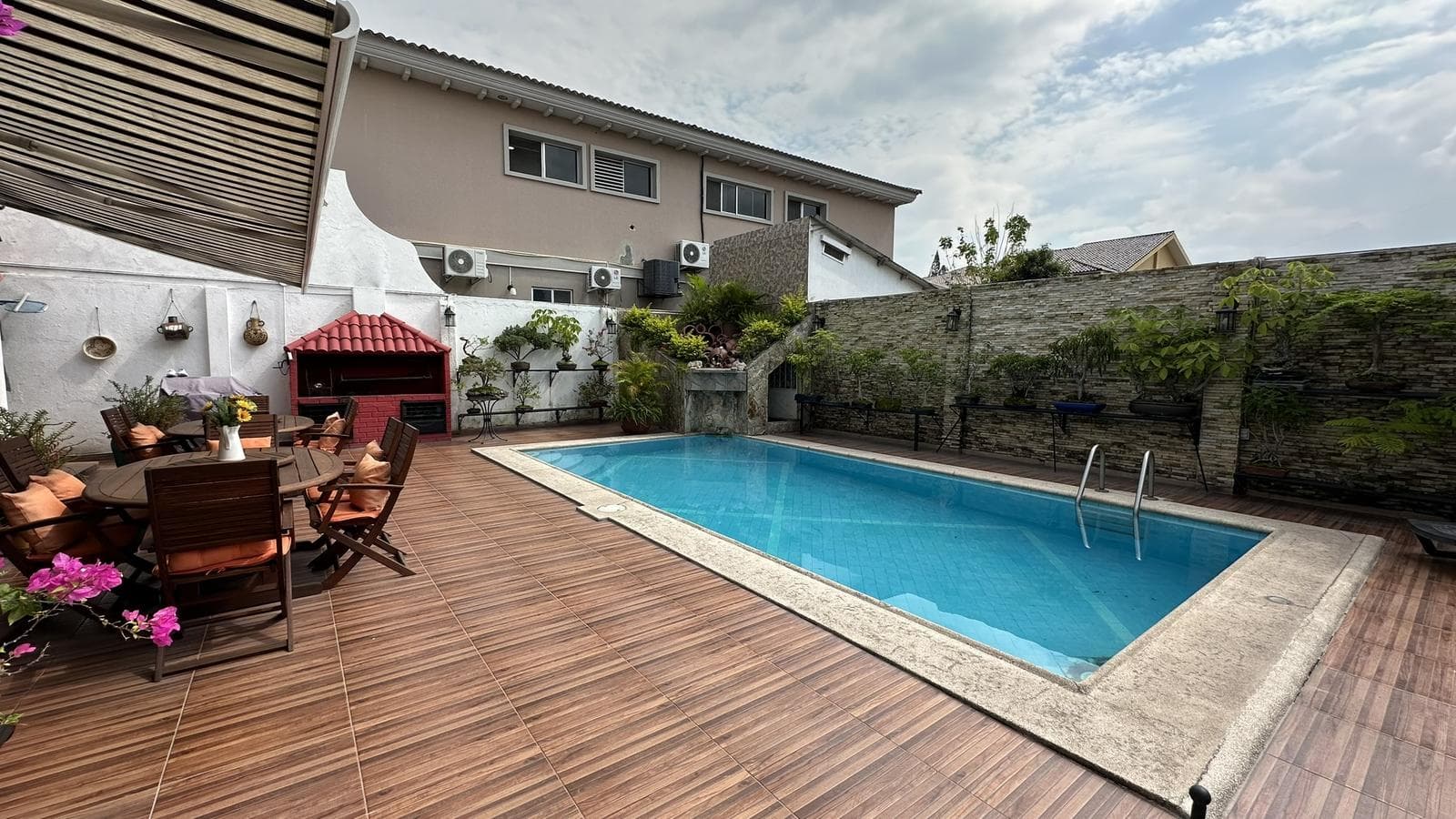 VENTA DE CASA CON DEPARTAMENTO EN URBANIZACION LA PUNTILLA - 1