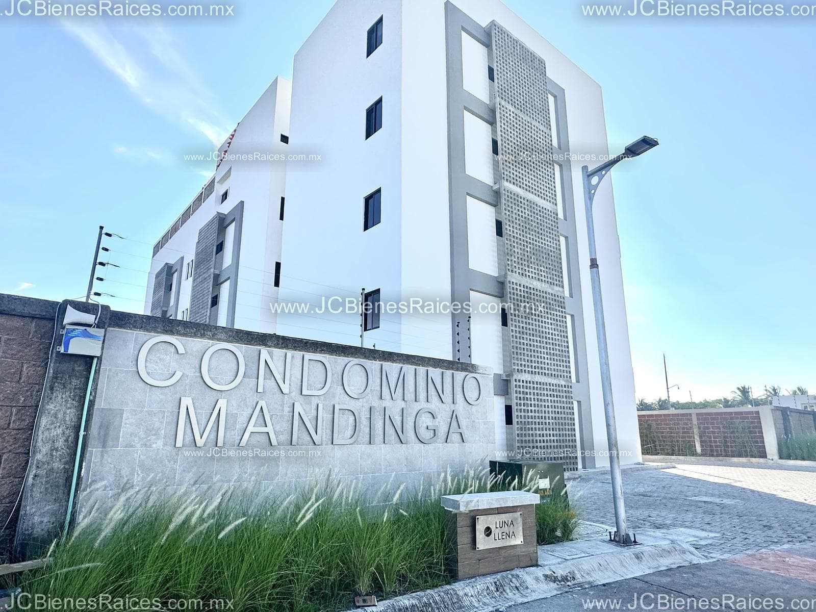 Venta de departamento con dos recámaras en Mandinga, Alvarado, con alberca. - 1