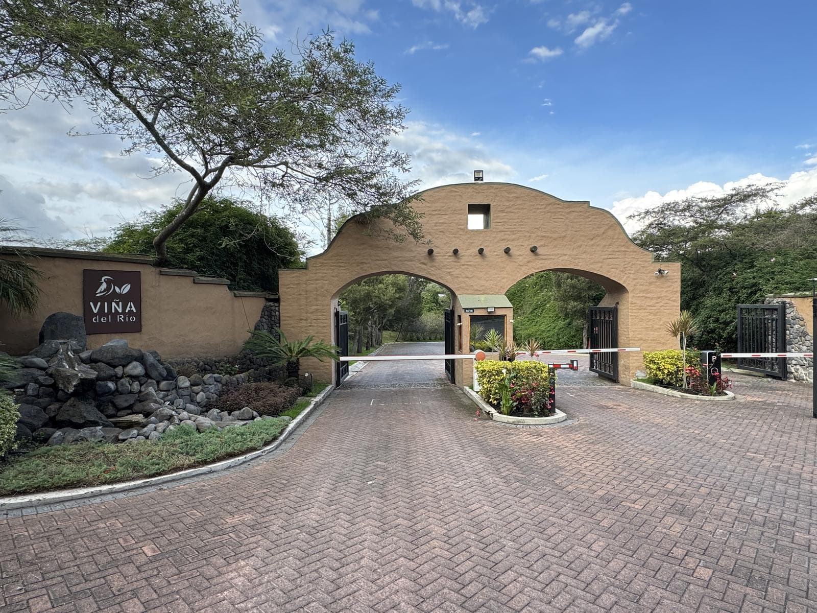 LA VIÑA - 1250 M2 EN VENTA TERRENO BIFAMILIAR EN URBANIZACIÓN DE LUJO - 1