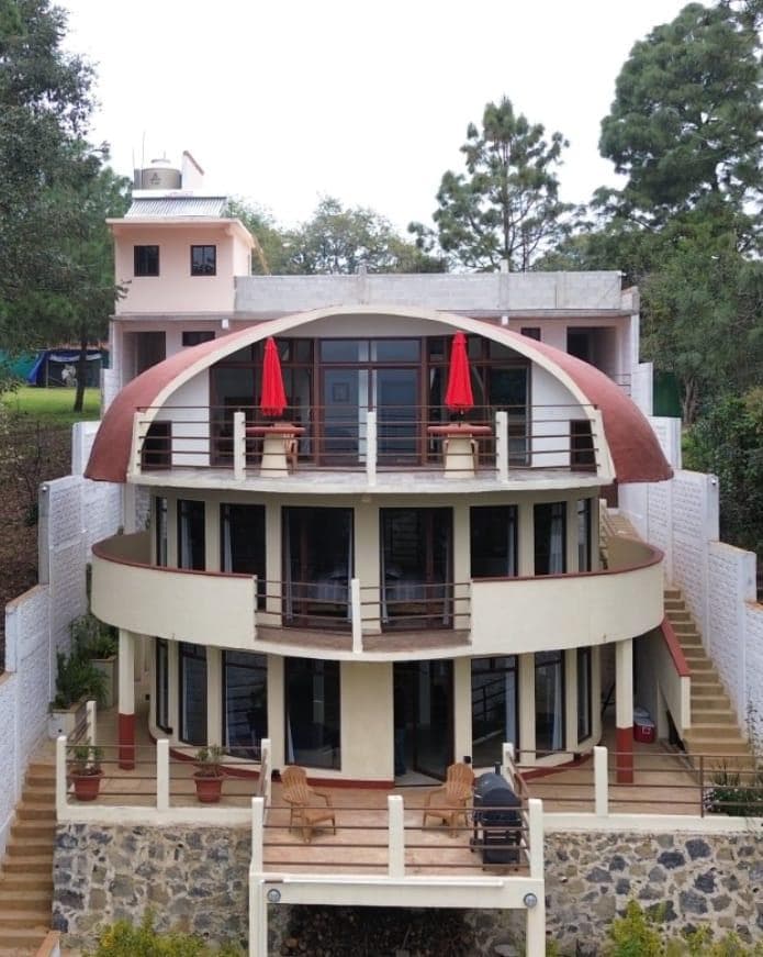 Se vende espectacular propiedad comercial-habitacional - 1