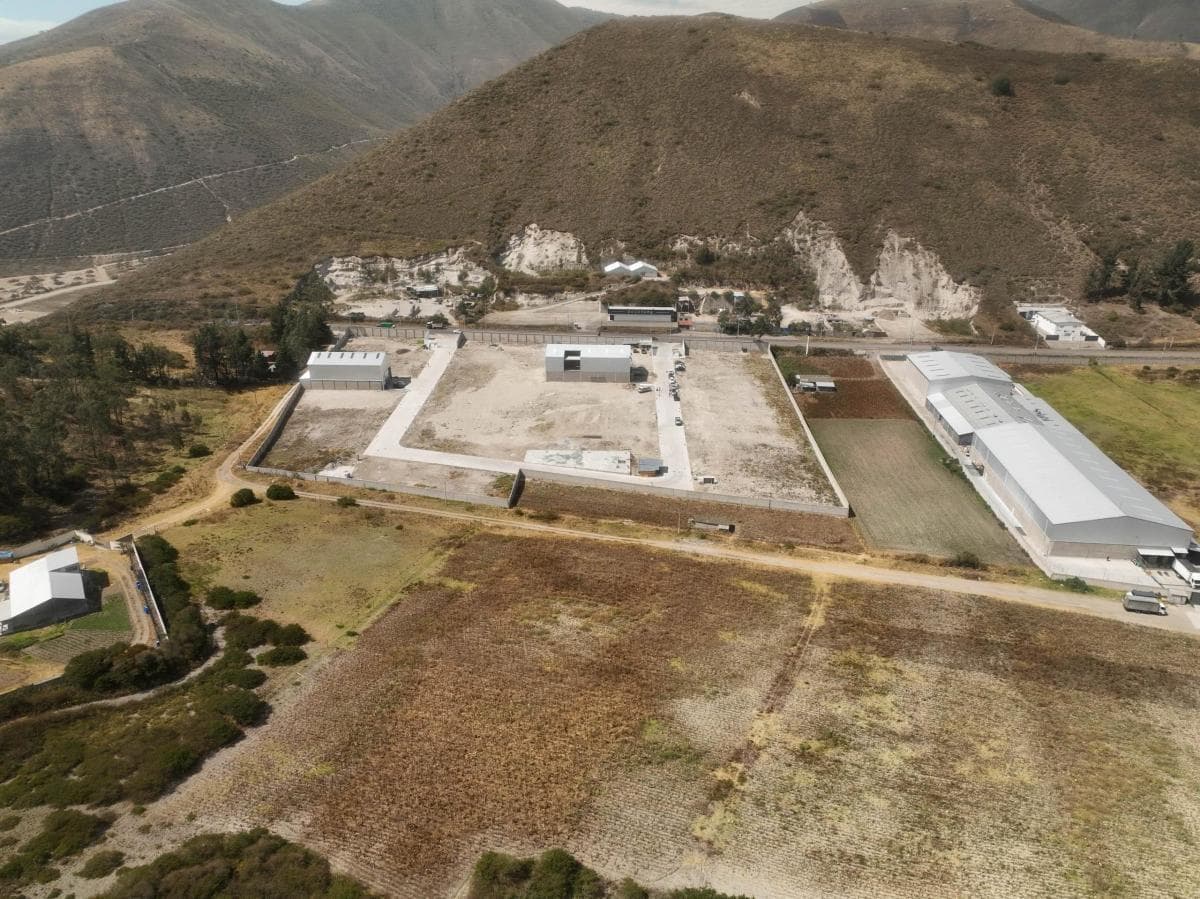 Vendo Terreno Industrial Alto Impacto en Calacalí - 1