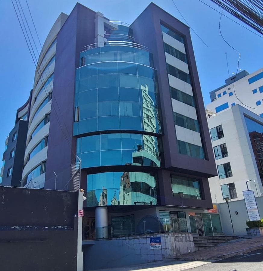 OPORTUNIDAD OFICINA EN VENTA QUITO CENTRO NORTE 95m2 SECTOR PLAZA ARTIGAS - 1