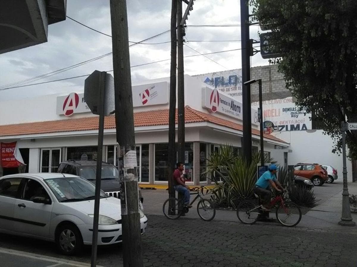 Local en Centro en Tehuacan con estacionamiento - 1