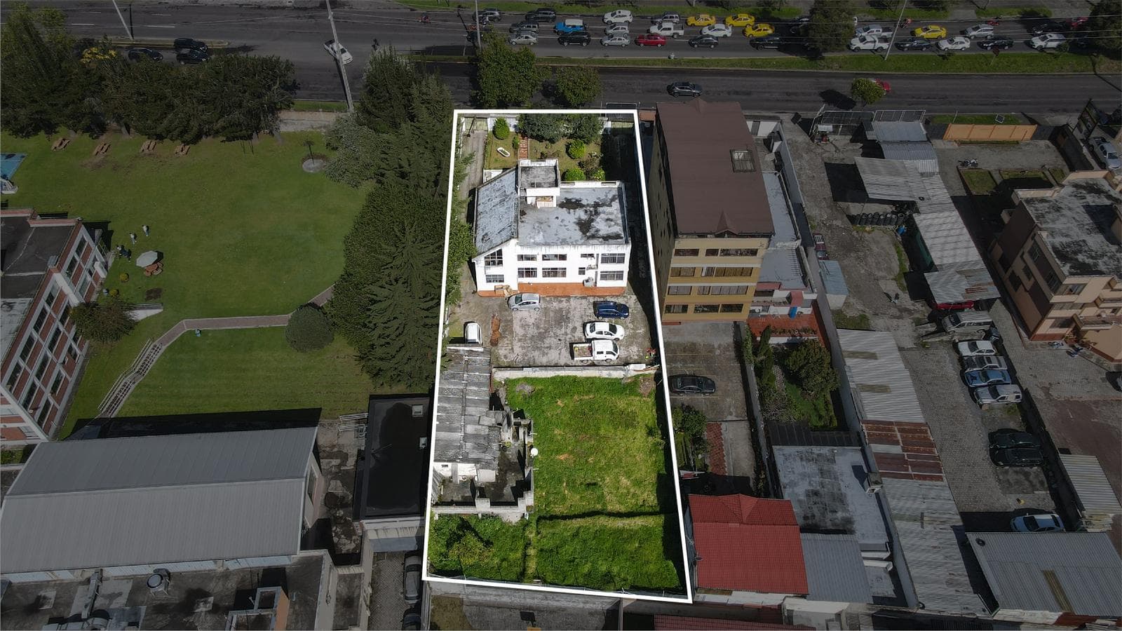 PROPIEDAD COMERIAL EN VENTA 368m2 TERRENO 1295m2 SECTOR PINAR ALTO - 1