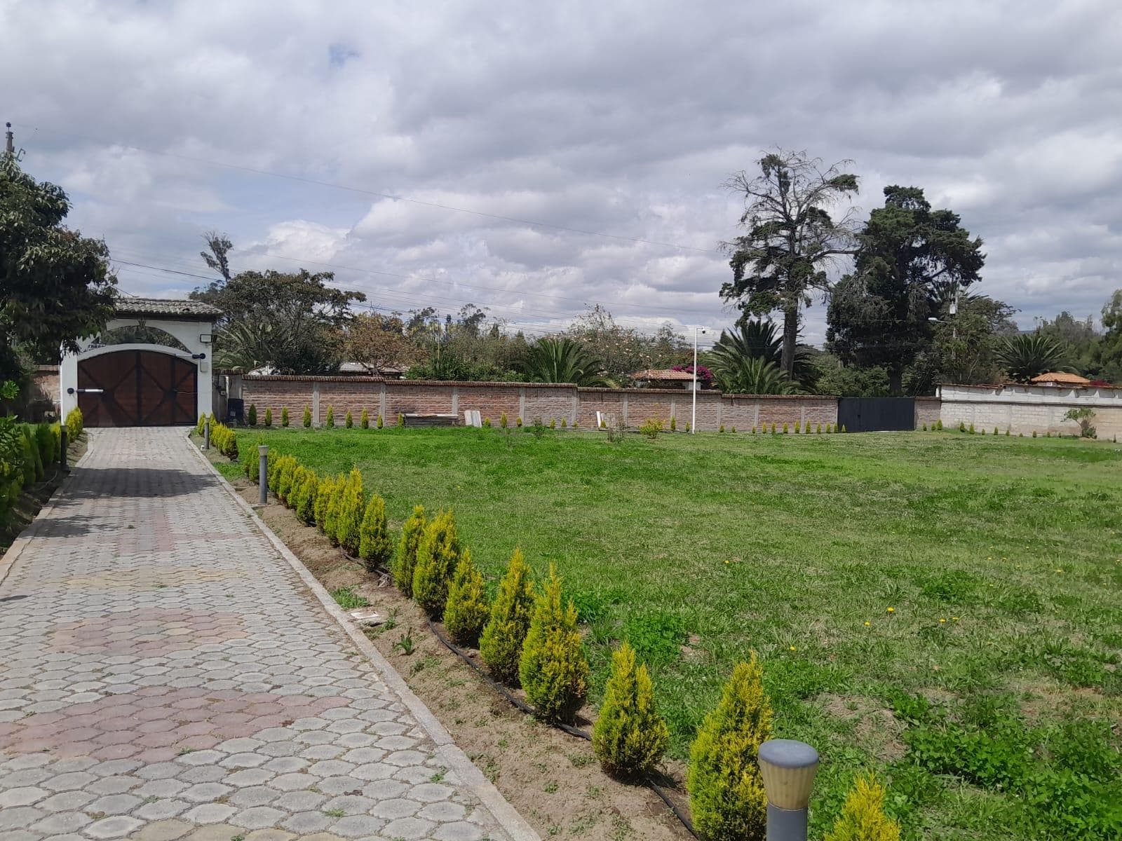 Venta Quinta de 6.600 m² en Puembo | Alta plusvalía | Casa habitable | Inversión o vida familiar - 1