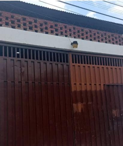 Terreno en ¡Inversión estratégica en CDMX! Taller mecánico con construcción en venta en El Sifón, Iztapalapa - 1