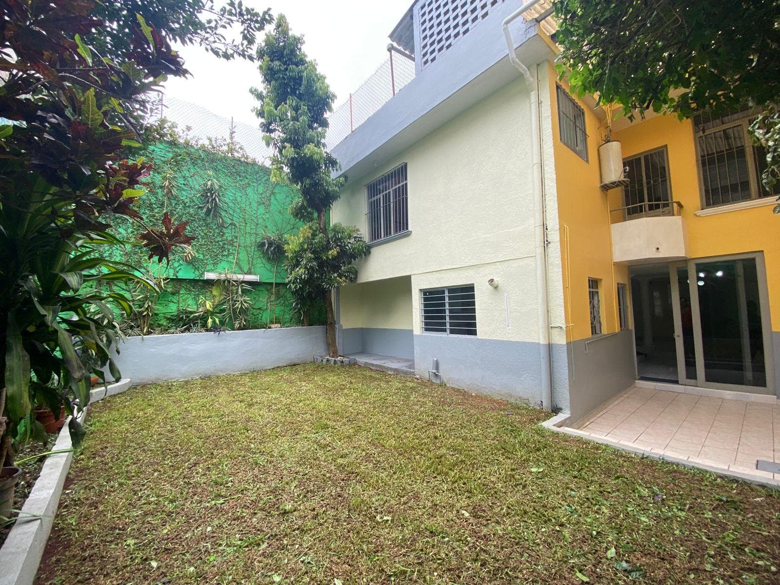 Casa con jardin en venta en Xalapa Ver zona Plaza Cristal - 1
