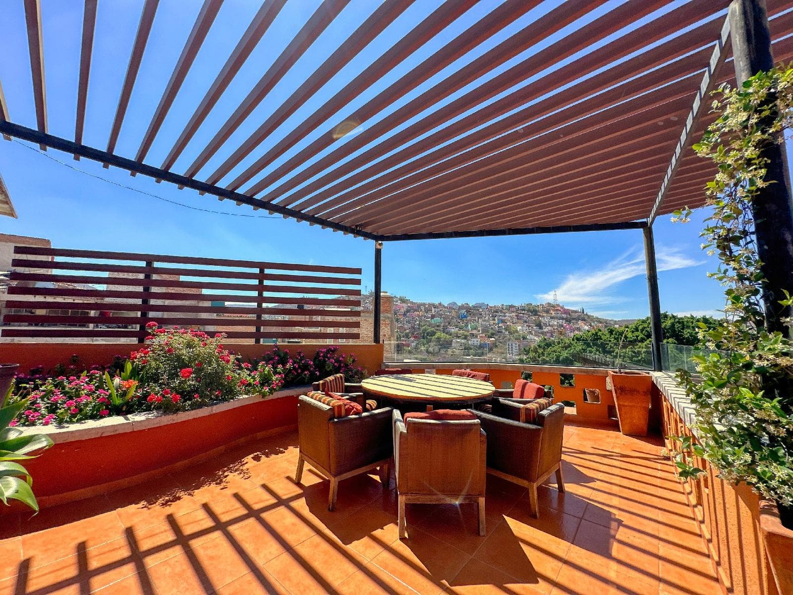 Casa en zona centro para inversión - 1