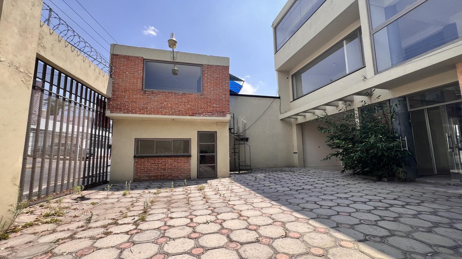 EDIFICIO COMERCIAL EN VENTA - 1