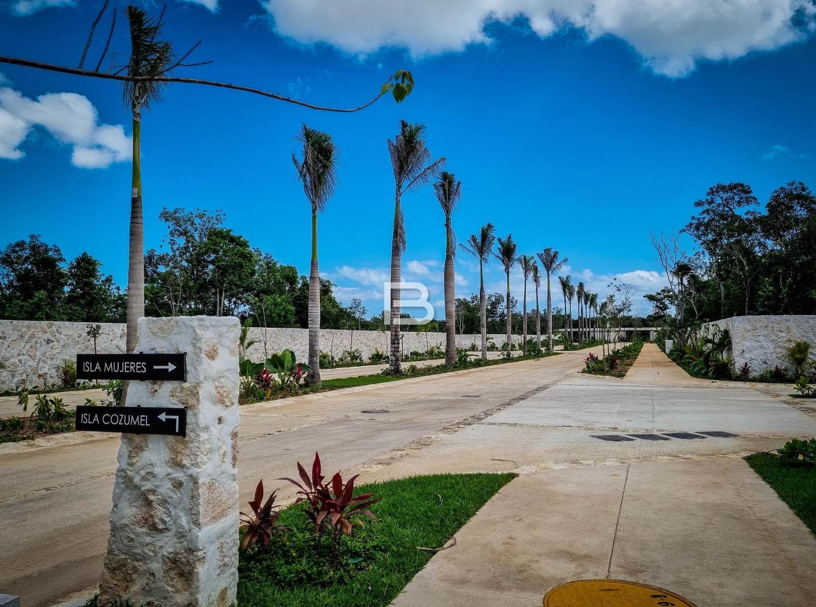 Lote en Venta en Losantos Cancún - 1