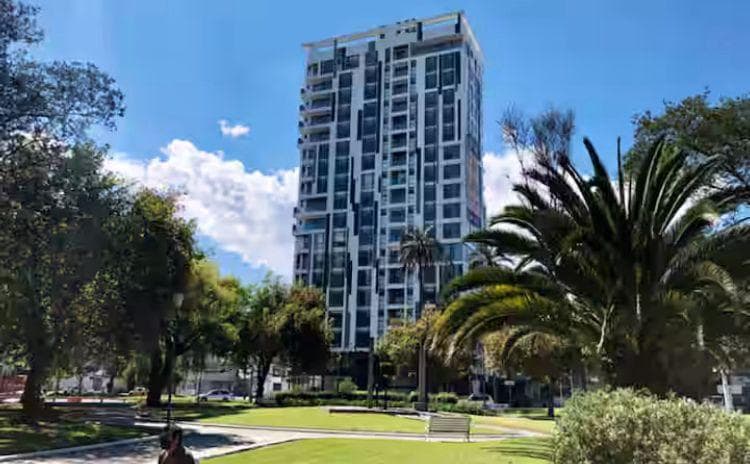 En Venta Suite amoblada y domotizada en EDGE, La Carolina – Vista al Pichincha - 1