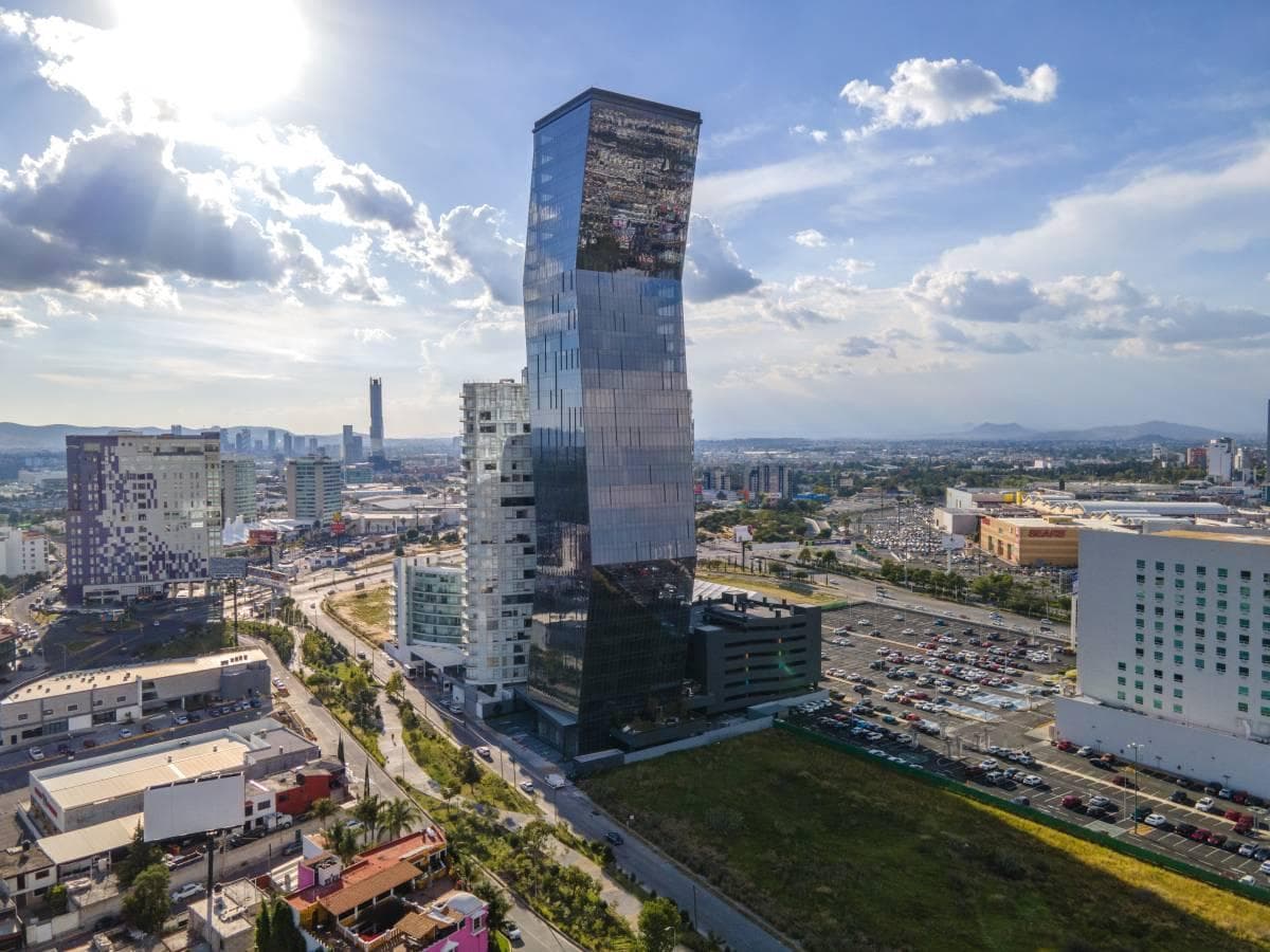 Venta de Oficina, Torre Platea, piso 21, zona Angelópolis, Atlixcayotl, Puebla - 1