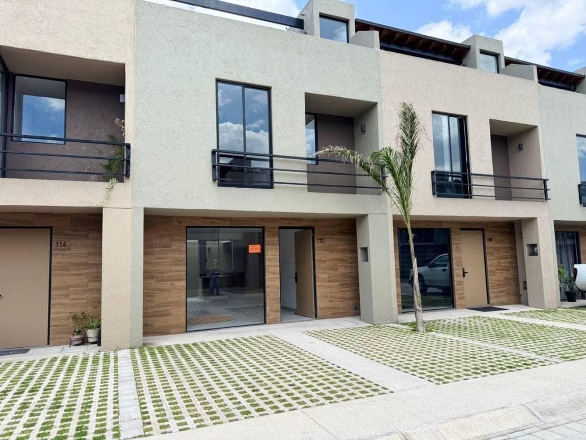 SE RENTA CASA NUEVA ZONA PERFIERICO Y CUAUTLANCINGO - 1