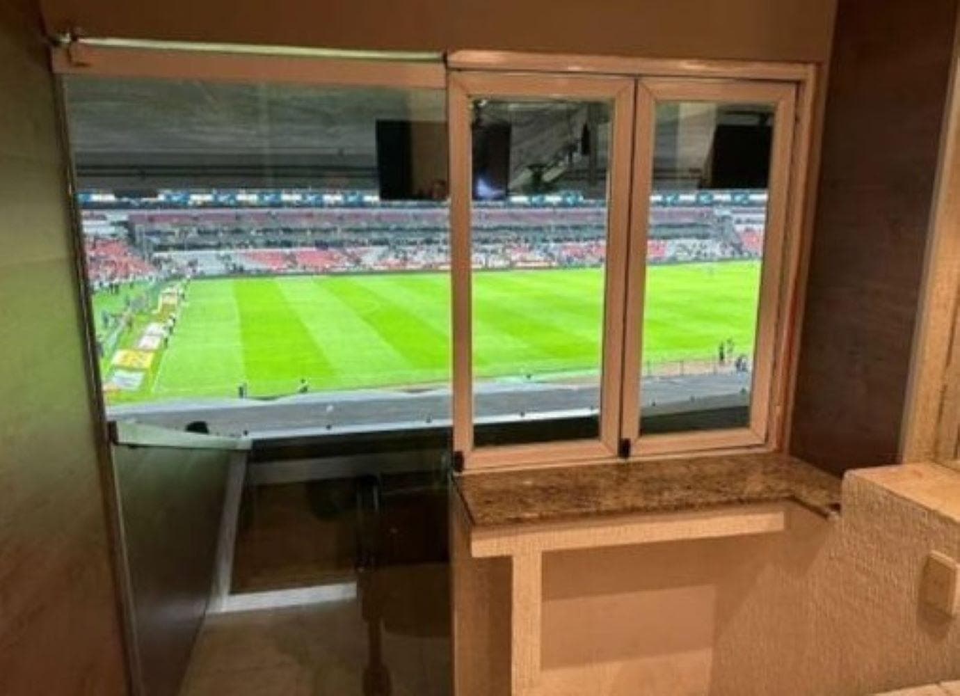 PALCO EN VENTA EN EL ESTADIO AZTECA - 1
