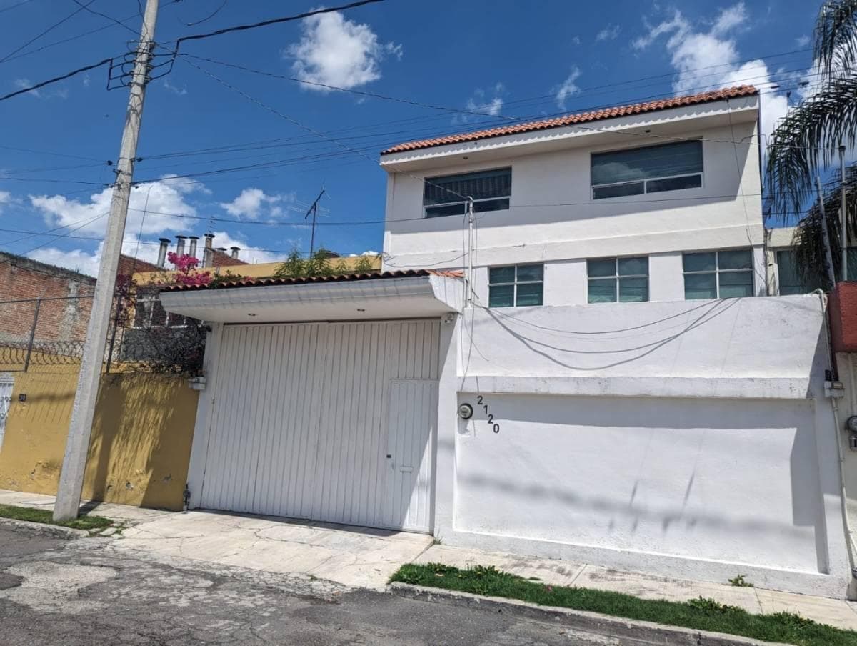 CASA GRANDE EN RENTA CERCA DE LA 25 ORIENTE Y EL PARQUE ECOLOGICO 6 RECAMARAS - 1