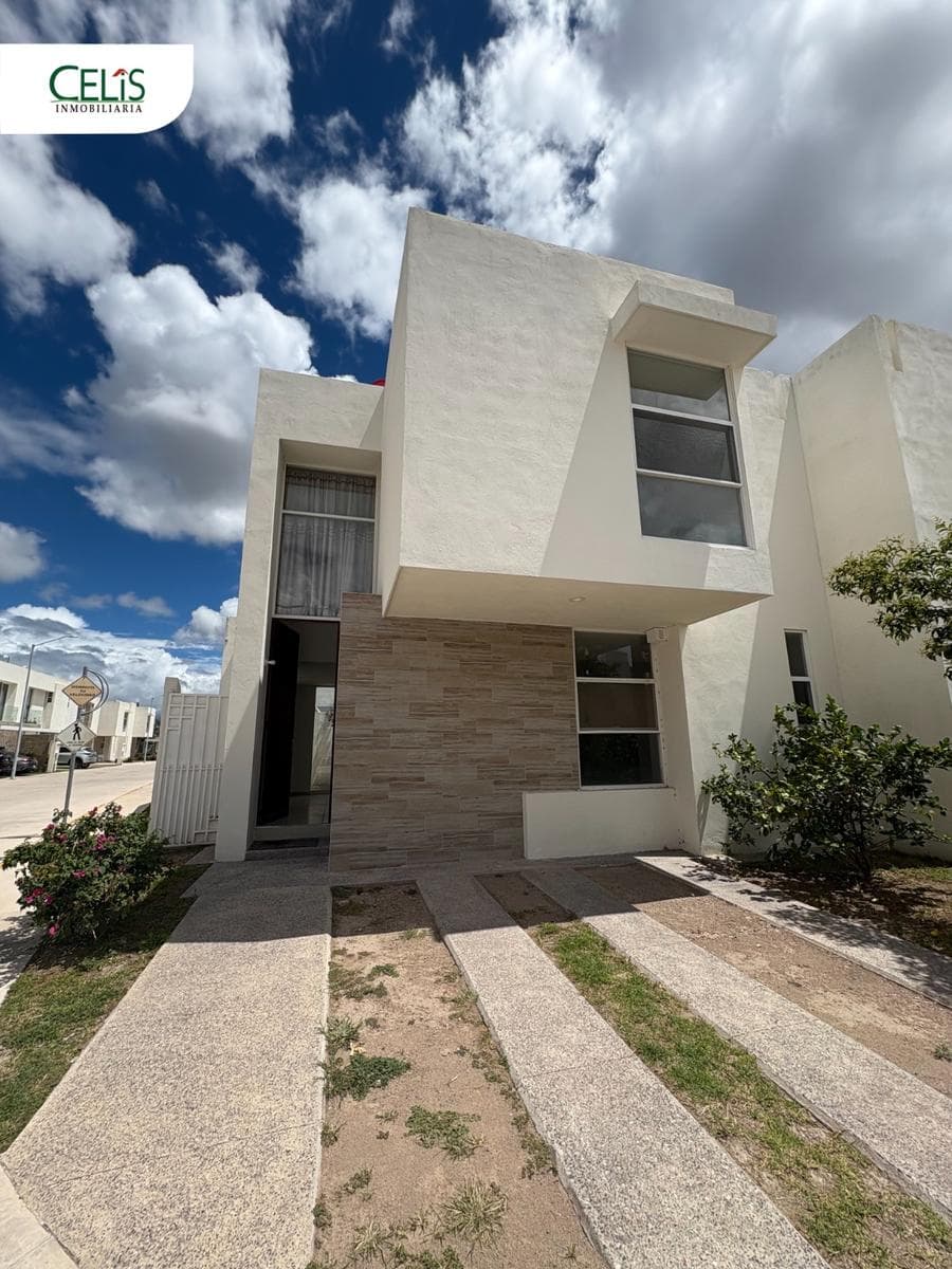 Casa en renta en privada Puerta Natura, Villa de Pozos - 1