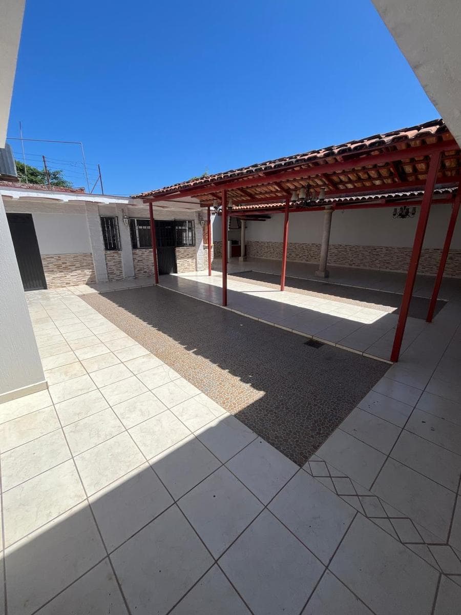 CASA EN VENTA EN COLONIA JAUJA - 1