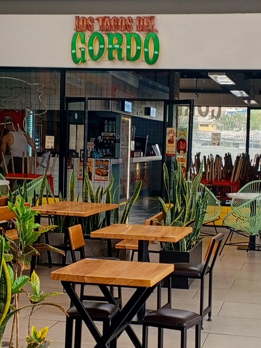 Local Comercial en Plaza AAA - 1